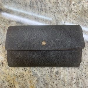 AUTHENTIC LOUIS VUITTON WALLET